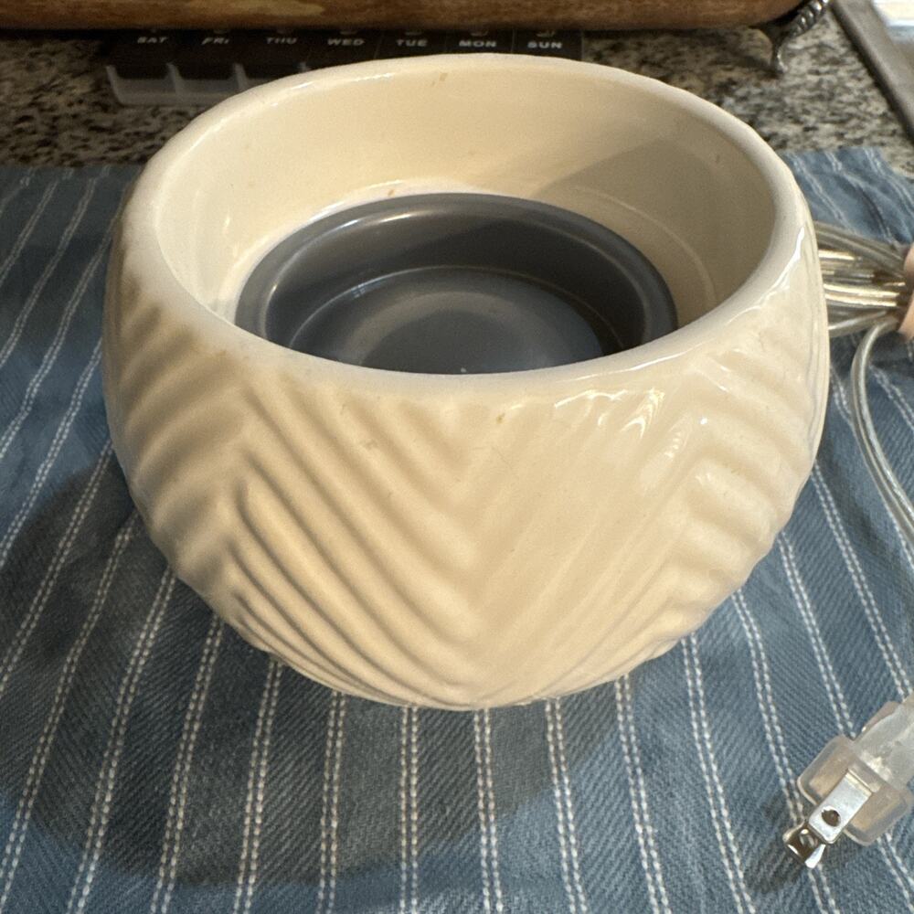 Yankee Candle Scenterpiece Easy Melt Cup Warmer Electric Wax Melter SPW-13